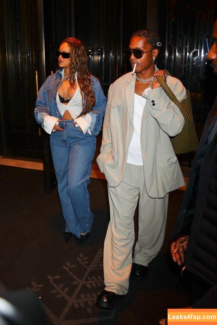 Rihanna / badgalriri leaked photo photo #1215