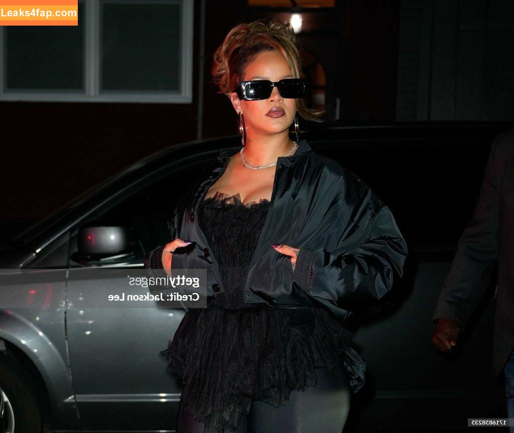 Rihanna / badgalriri leaked photo photo #1221
