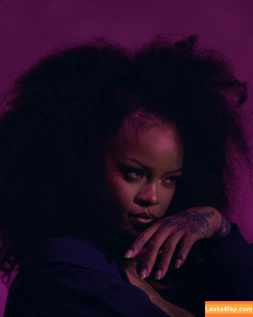 Rihanna / badgalriri leaked photo photo #1224