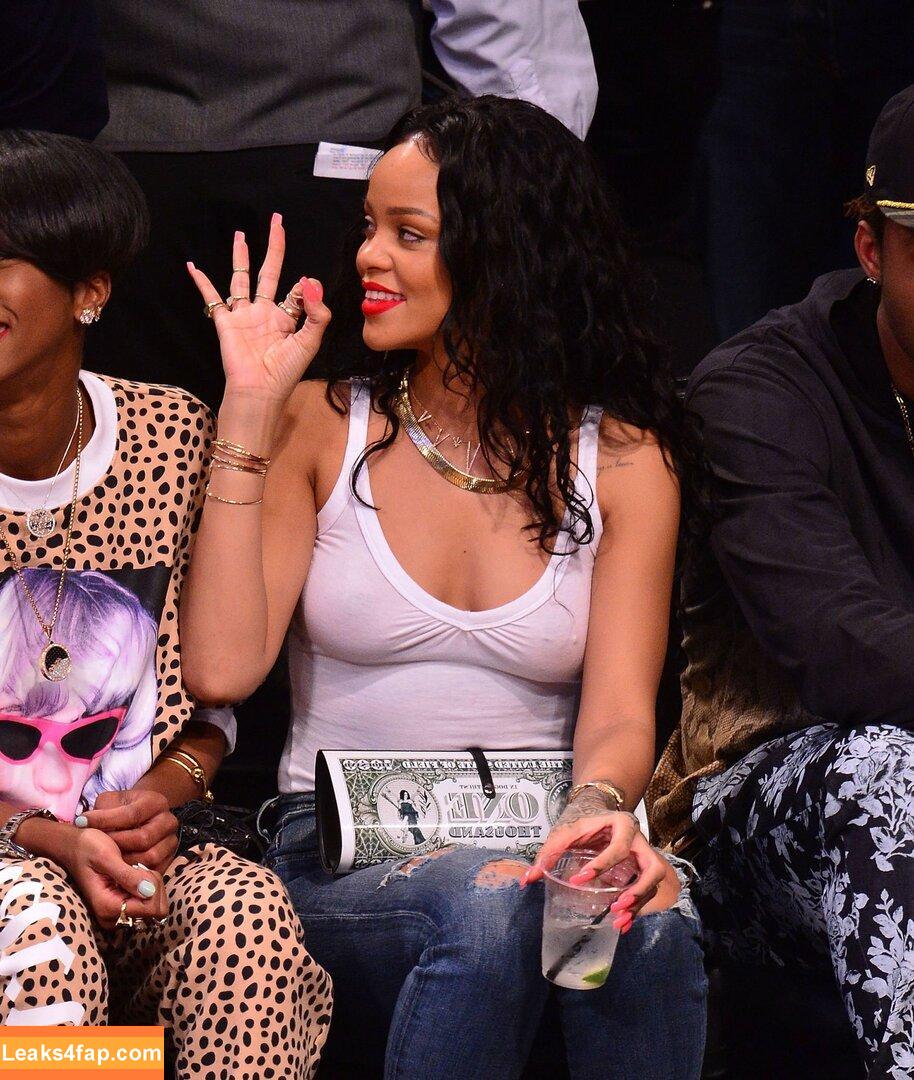 Rihanna / badgalriri leaked photo photo #1280