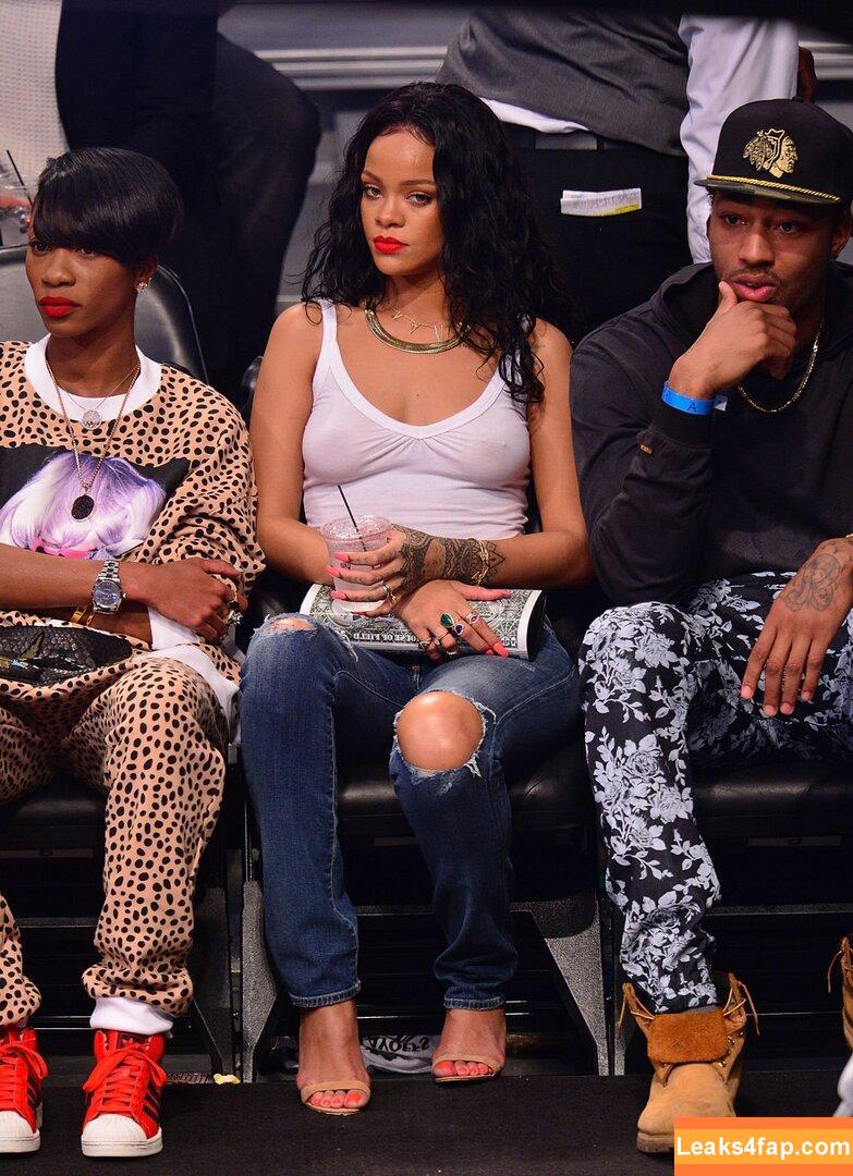 Rihanna / badgalriri leaked photo photo #1281