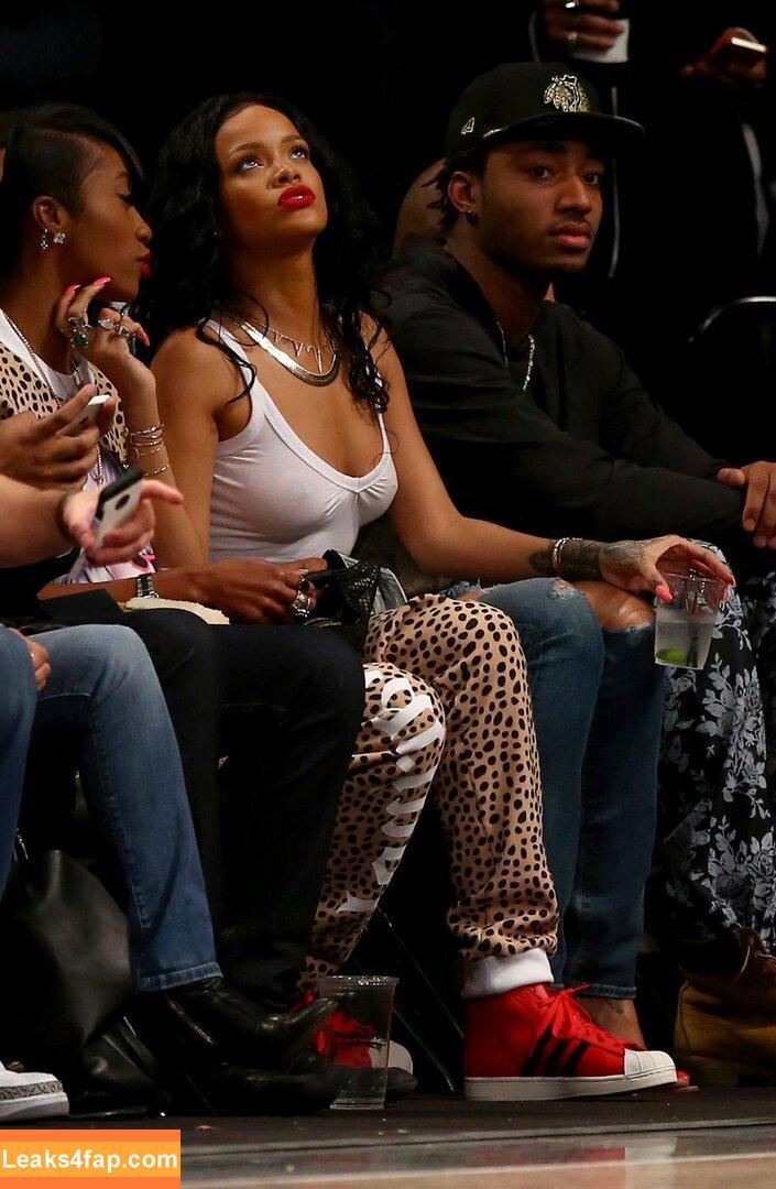 Rihanna / badgalriri leaked photo photo #1288