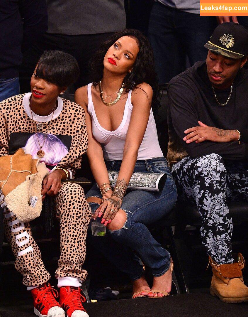 Rihanna / badgalriri leaked photo photo #1290