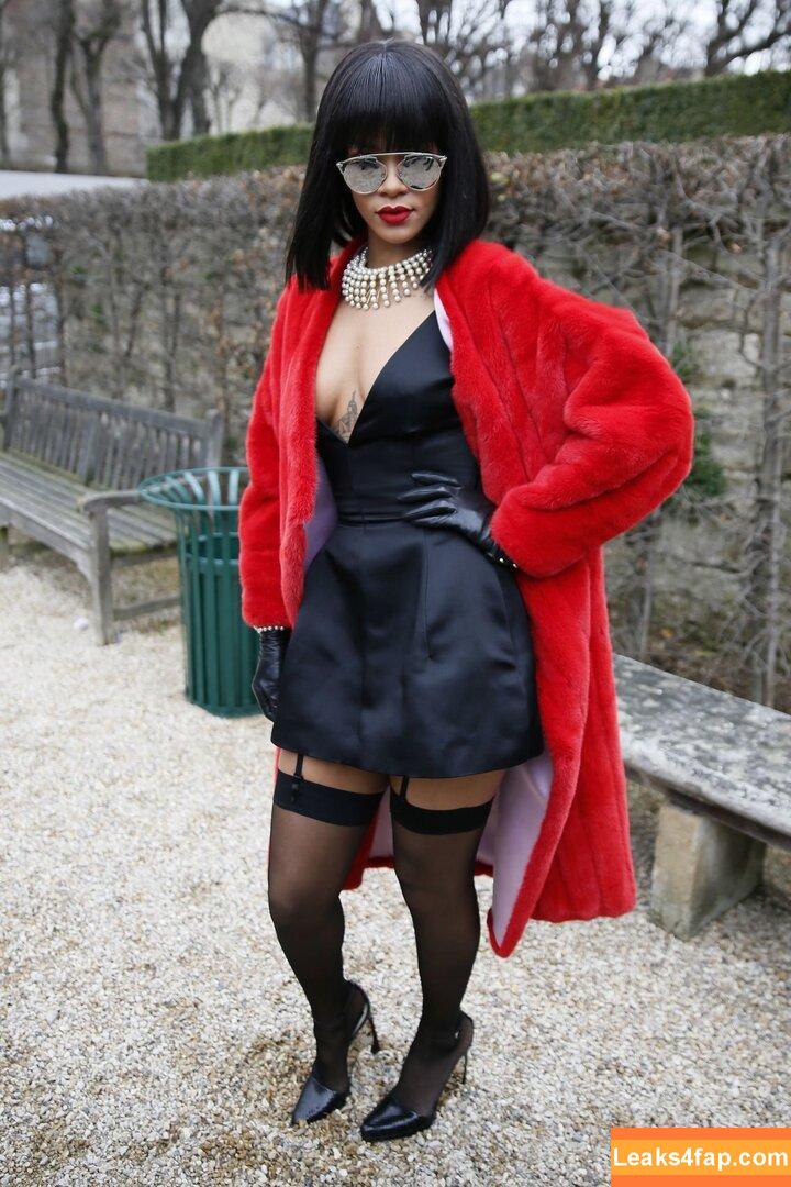 Rihanna / badgalriri leaked photo photo #1298