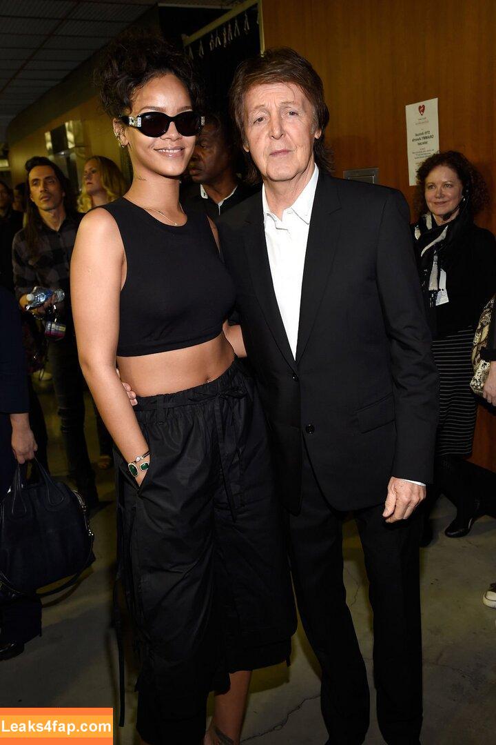 Rihanna / badgalriri leaked photo photo #1310