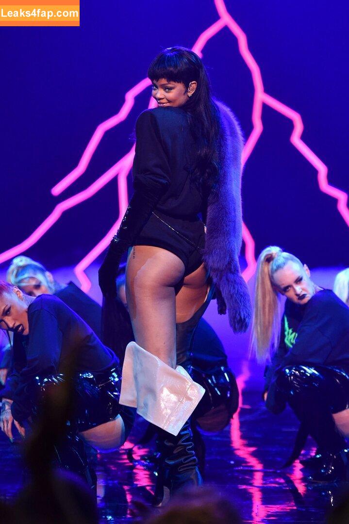 Rihanna / badgalriri leaked photo photo #1317