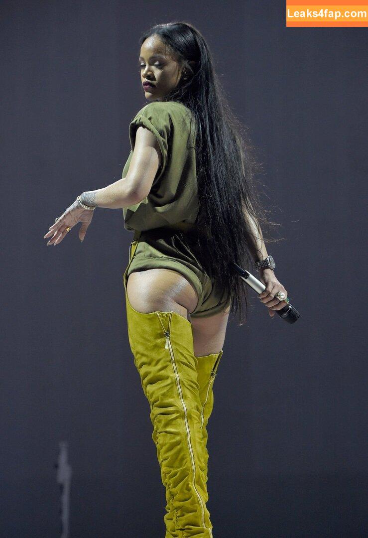 Rihanna / badgalriri leaked photo photo #1318