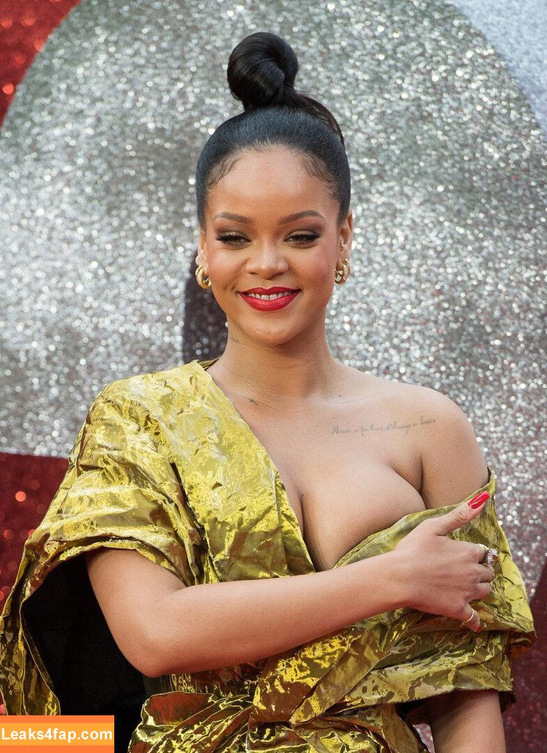 Rihanna / badgalriri leaked photo photo #1330
