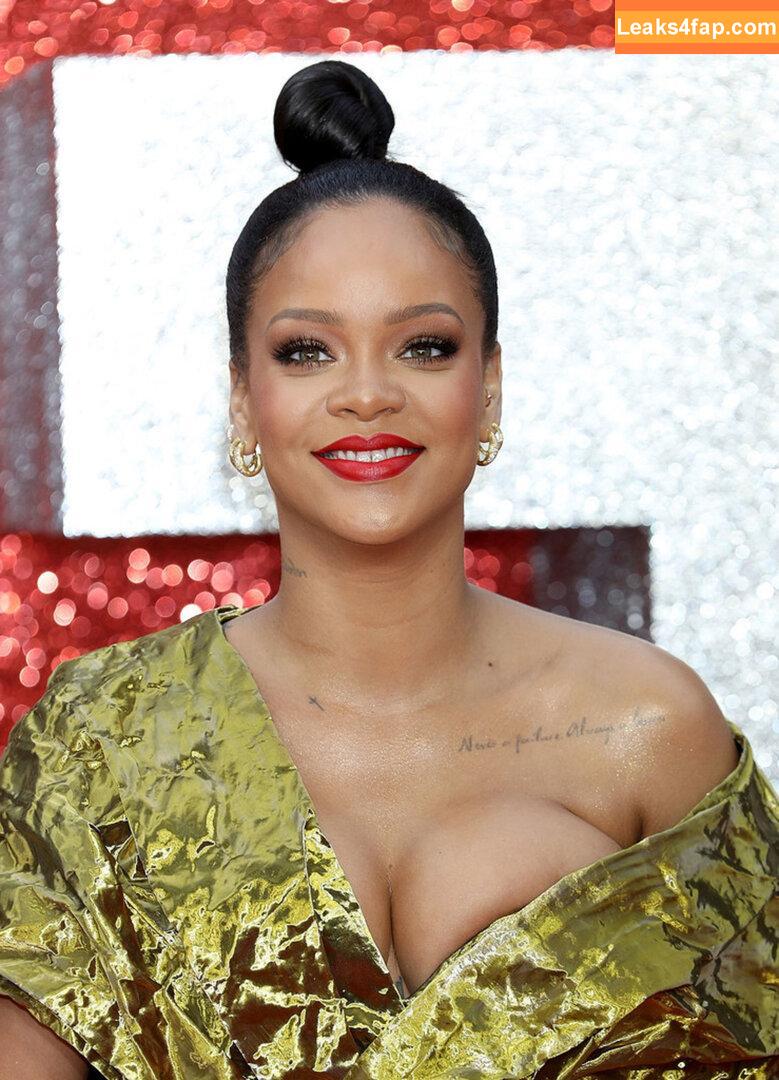 Rihanna / badgalriri leaked photo photo #1338