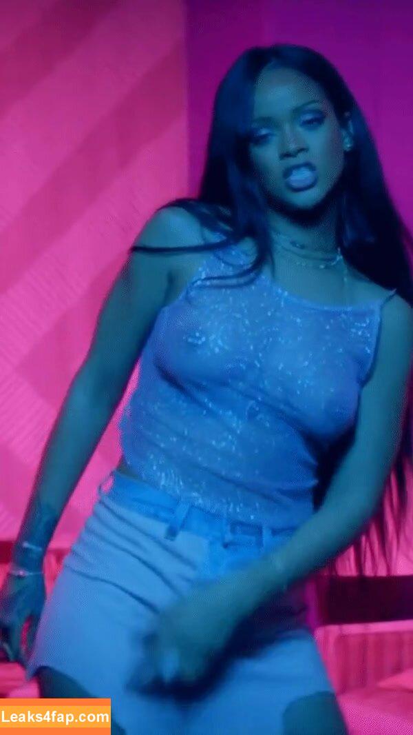 Rihanna / badgalriri leaked photo photo #1354