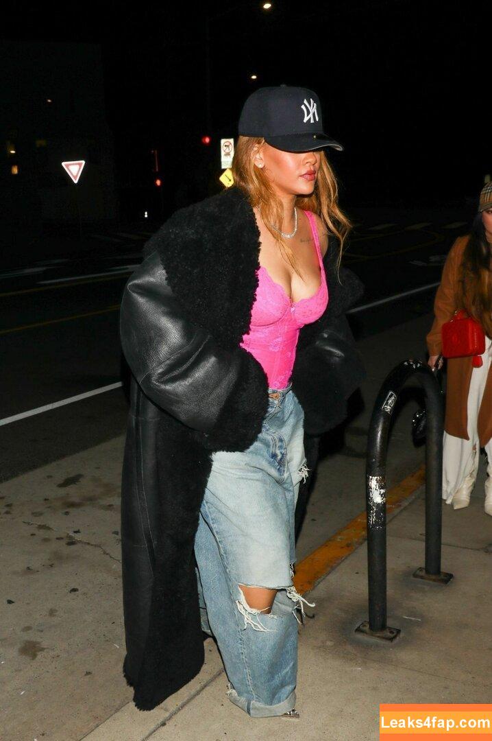 Rihanna / badgalriri leaked photo photo #1368
