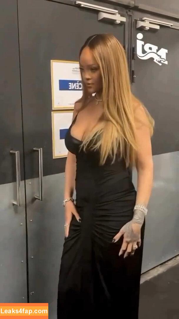 Rihanna / badgalriri leaked photo photo #1394