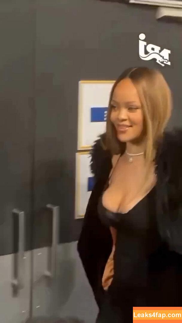 Rihanna / badgalriri leaked photo photo #1401