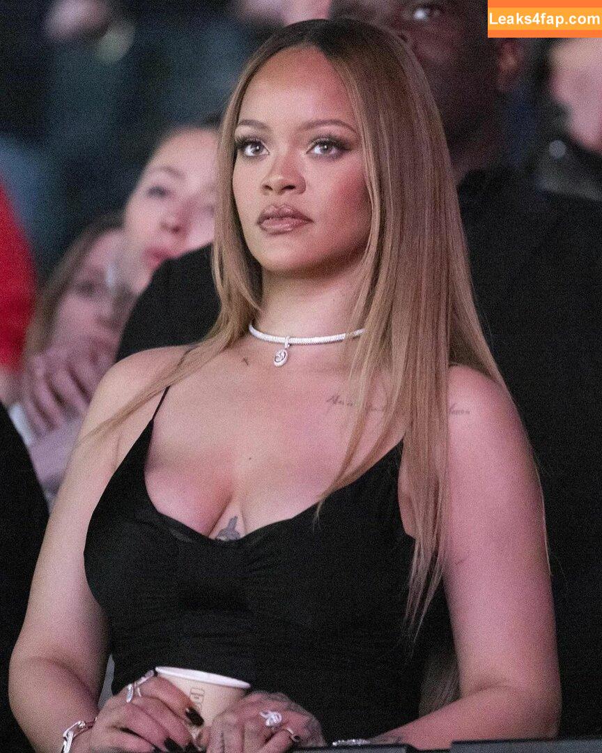 Rihanna / badgalriri leaked photo photo #1416