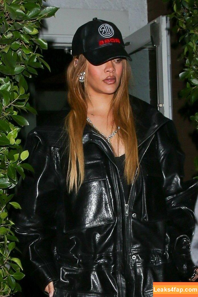 Rihanna / badgalriri leaked photo photo #1450