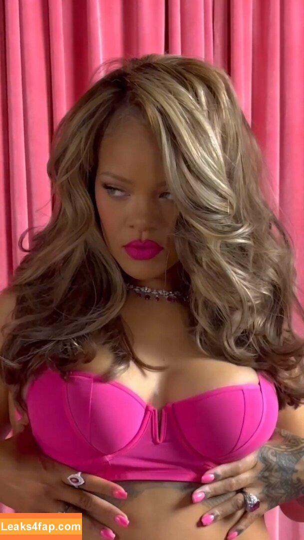 Rihanna / badgalriri leaked photo photo #1456