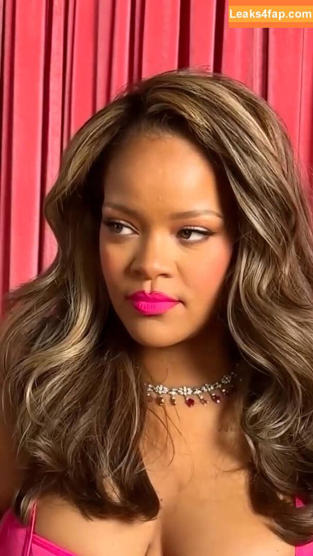 Rihanna / badgalriri leaked photo photo #1463
