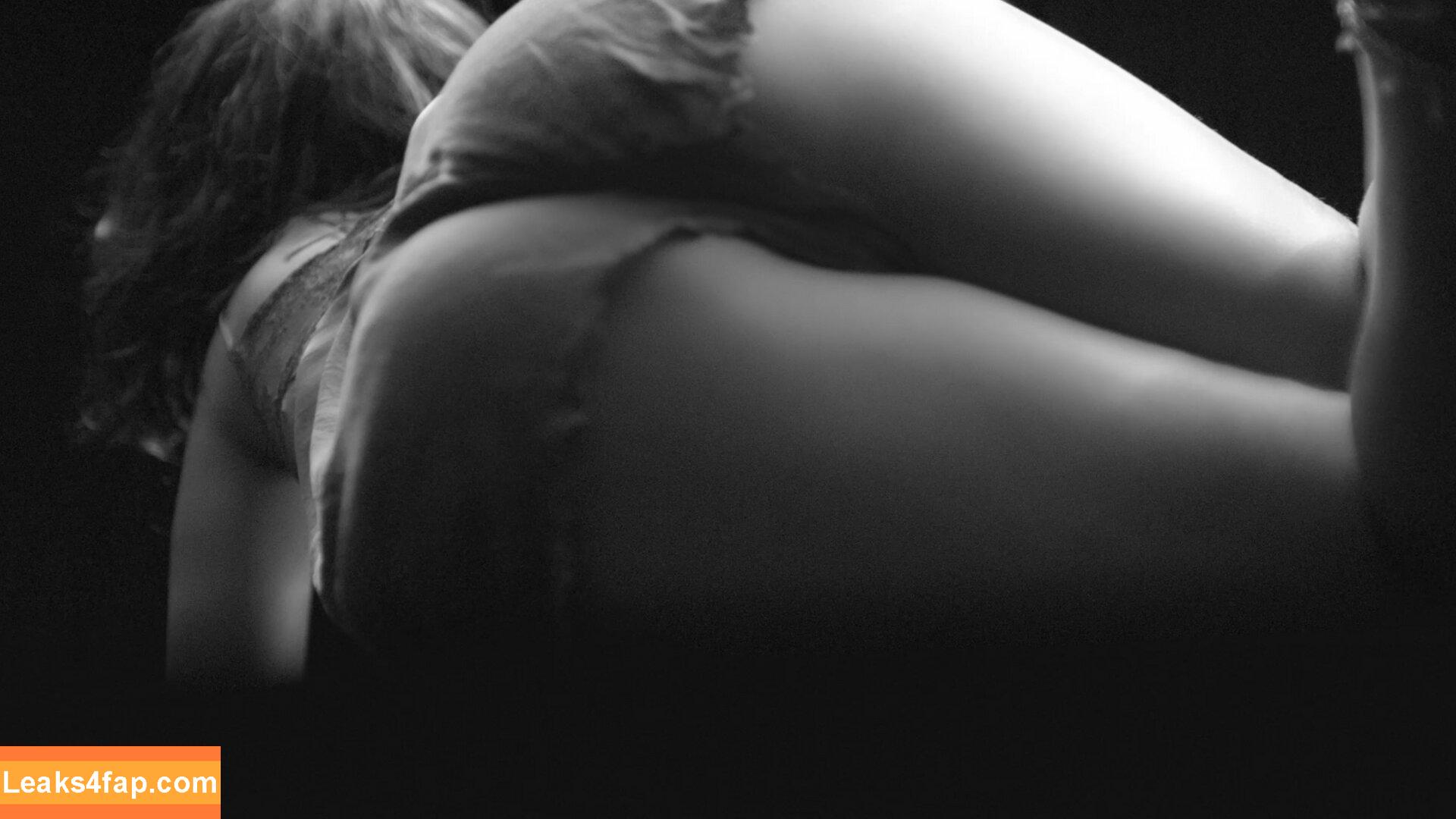 Rihanna / badgalriri leaked photo photo #1469