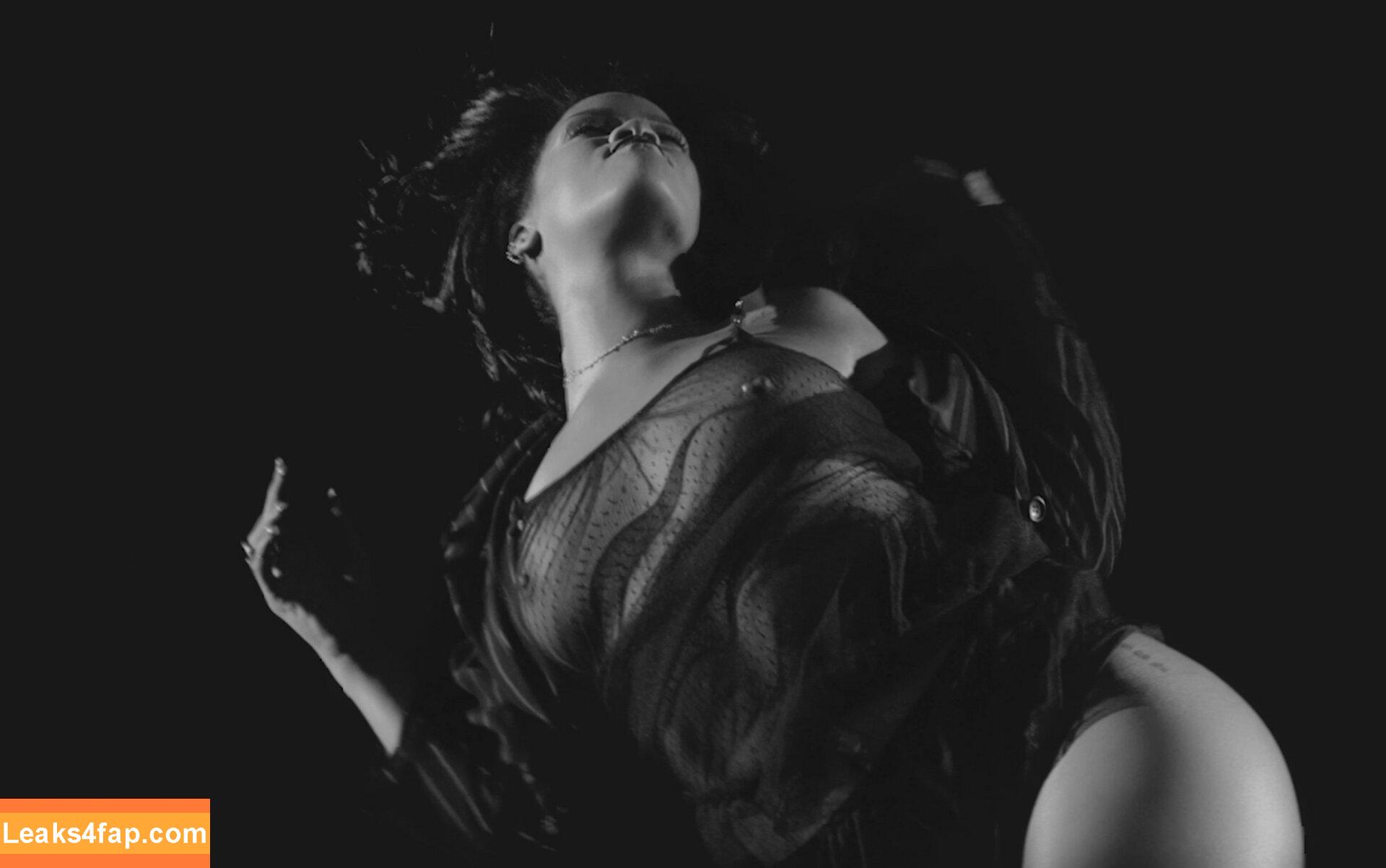 Rihanna / badgalriri leaked photo photo #1471