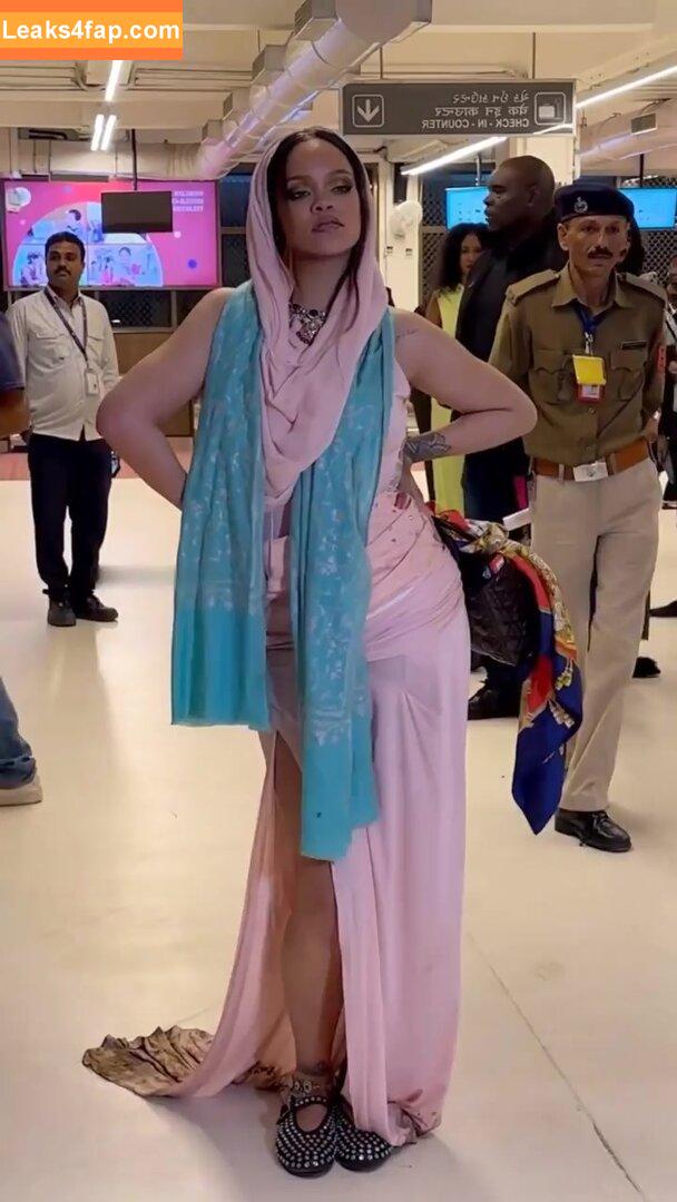 Rihanna / badgalriri leaked photo photo #1492