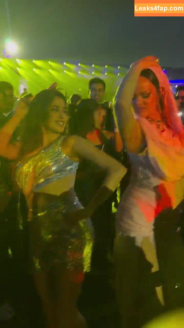 Rihanna / badgalriri leaked photo photo #1493