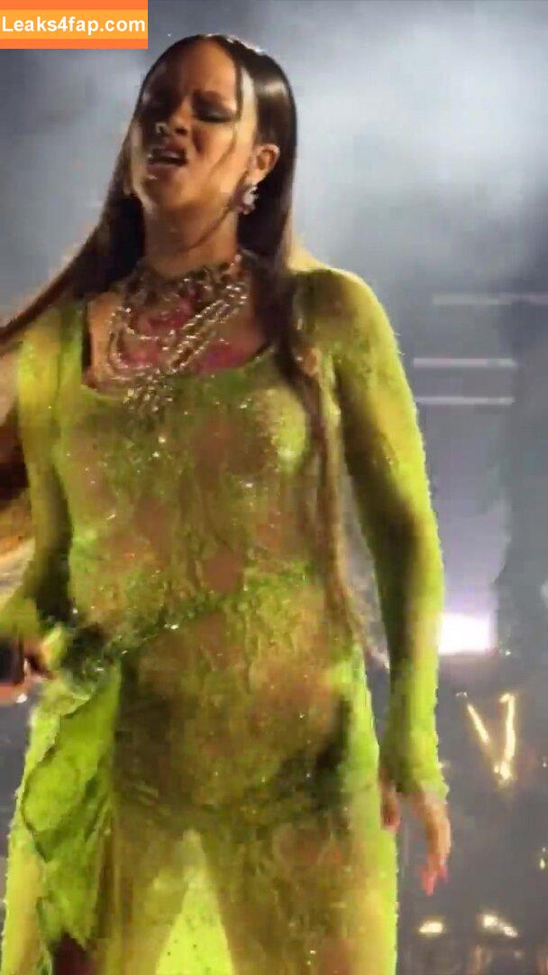 Rihanna / badgalriri leaked photo photo #1494