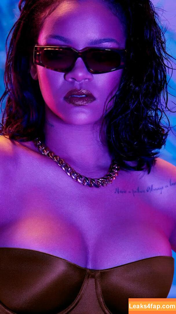 Rihanna / badgalriri leaked photo photo #1498