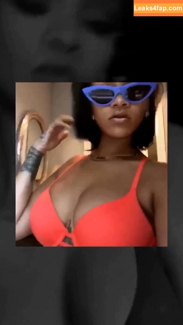 Rihanna / badgalriri leaked photo photo #1499