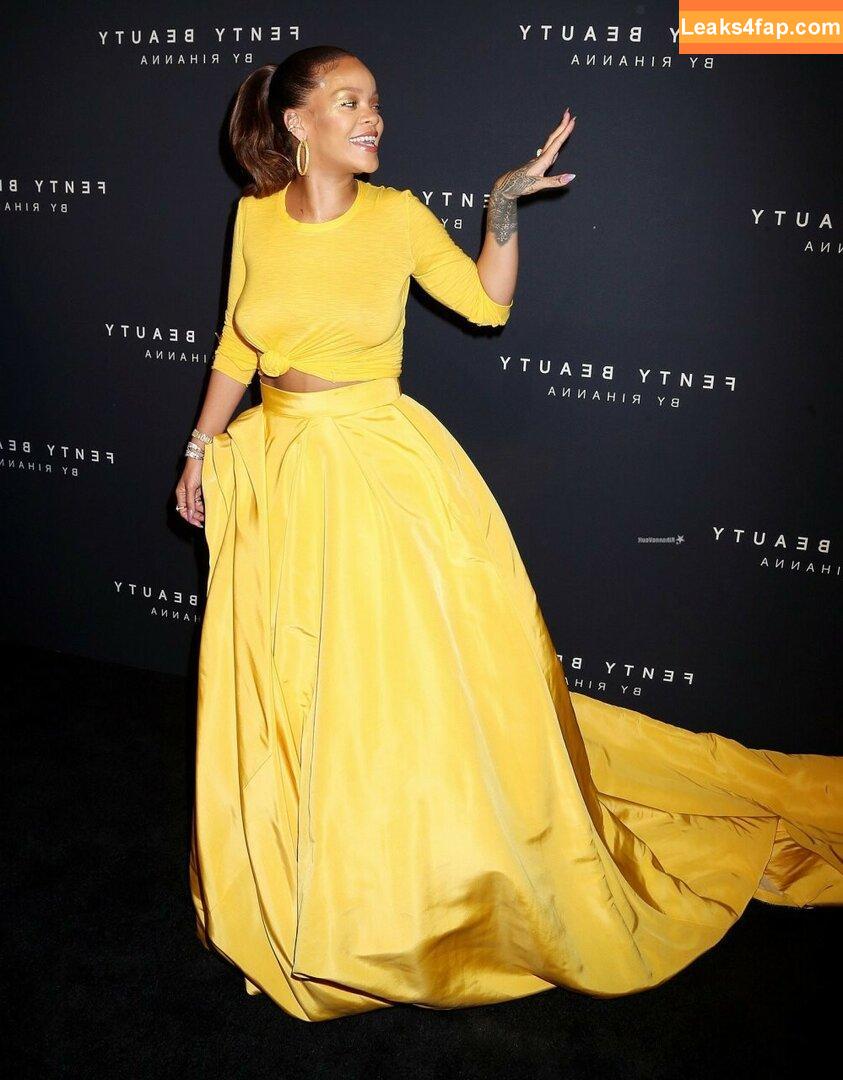 Rihanna / badgalriri leaked photo photo #1513