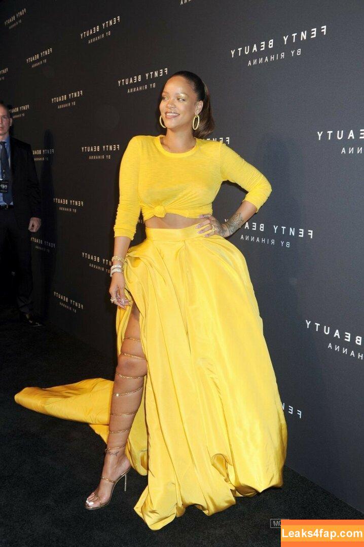 Rihanna / badgalriri leaked photo photo #1517