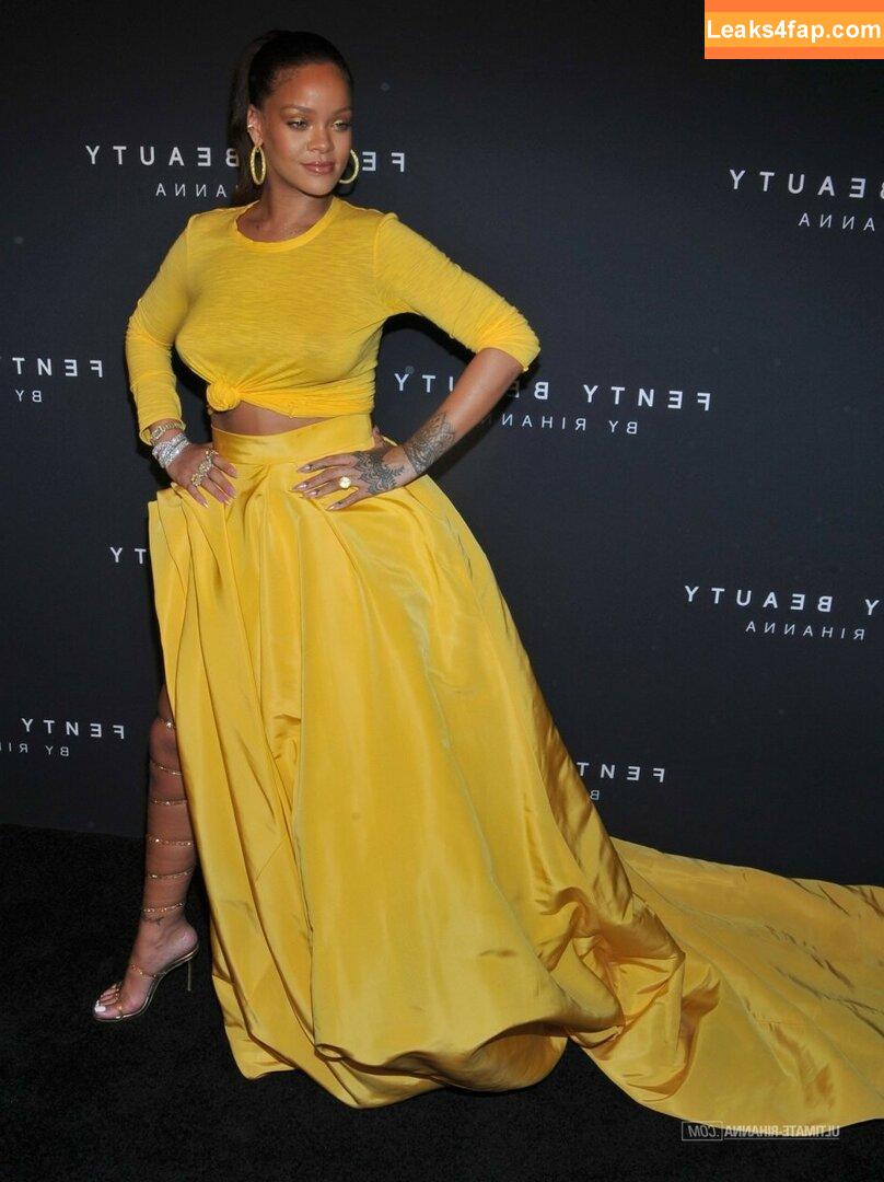 Rihanna / badgalriri leaked photo photo #1518