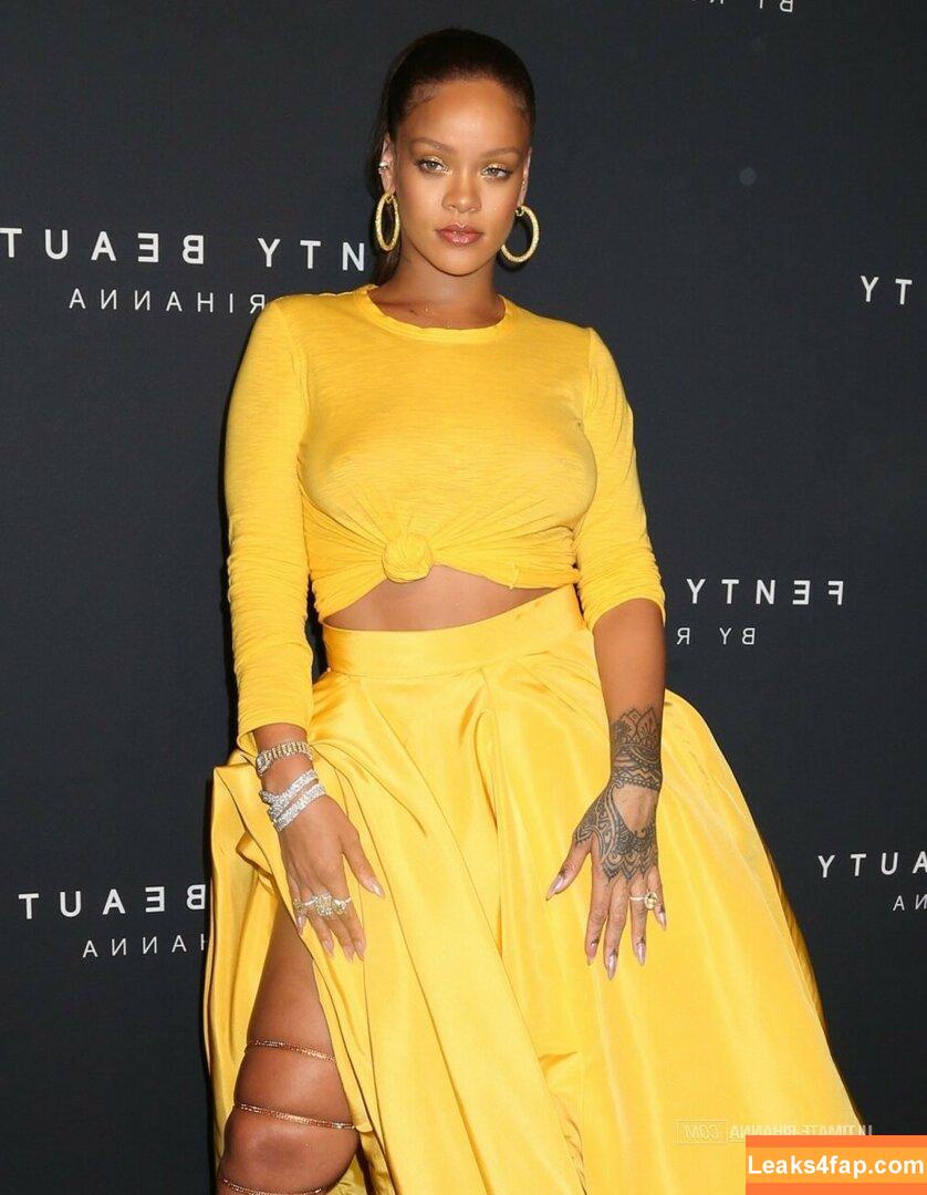 Rihanna / badgalriri leaked photo photo #1524