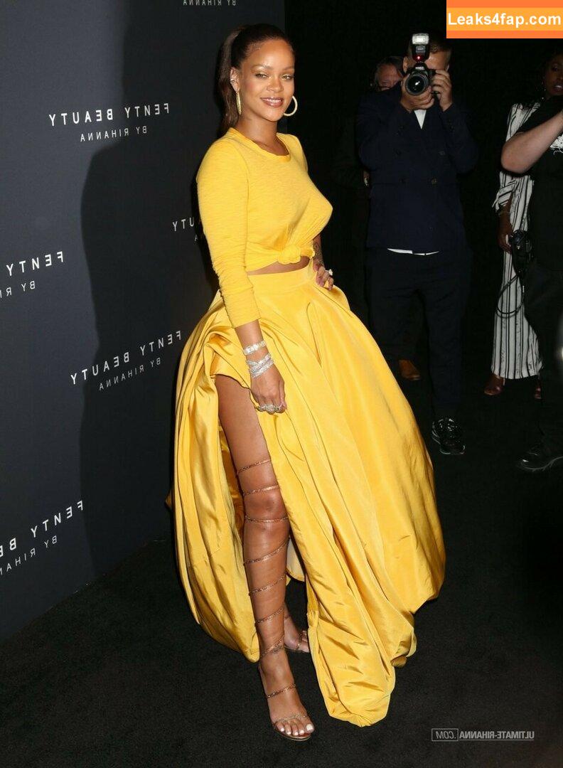 Rihanna / badgalriri leaked photo photo #1526