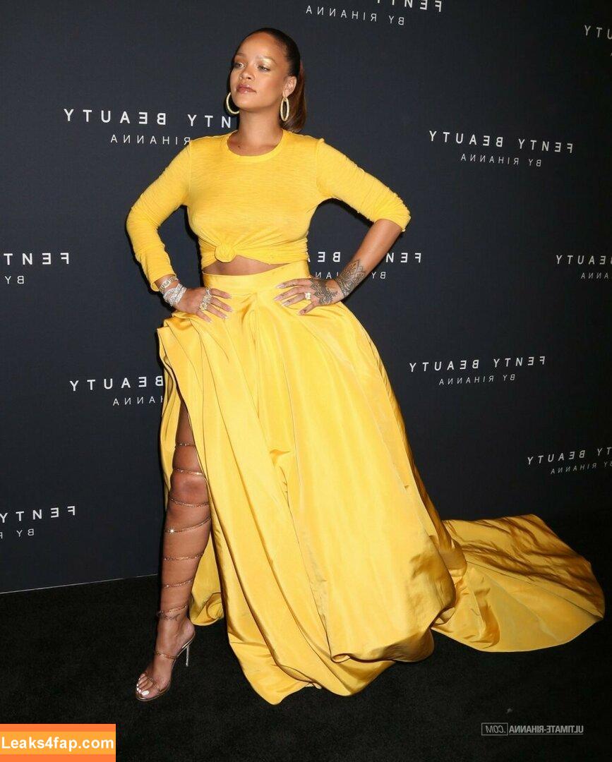 Rihanna / badgalriri leaked photo photo #1527