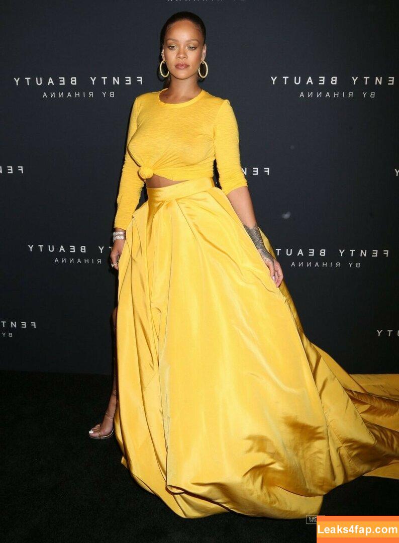 Rihanna / badgalriri leaked photo photo #1528