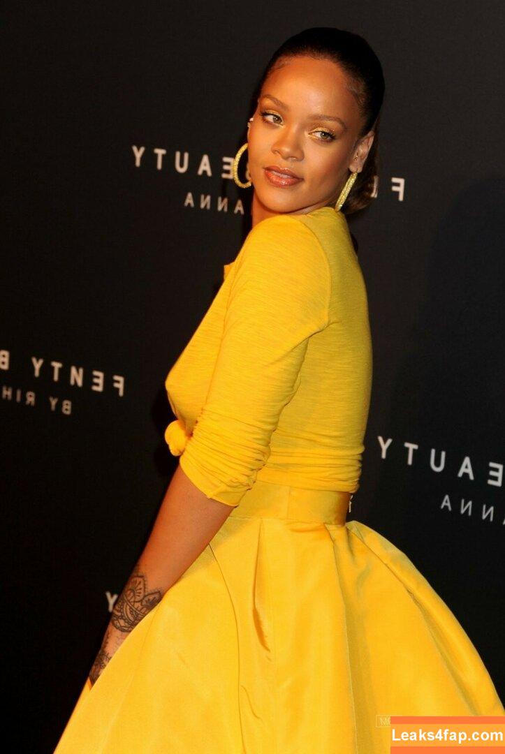 Rihanna / badgalriri leaked photo photo #1533