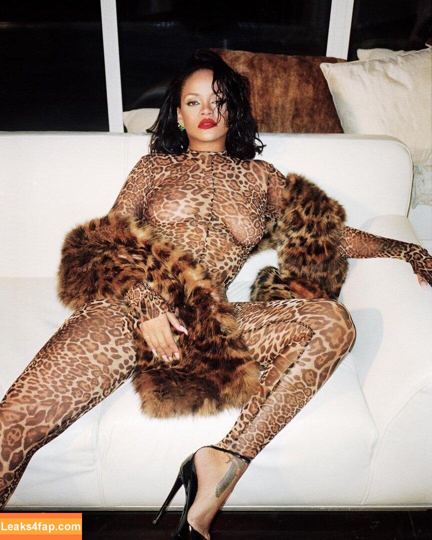 Rihanna / badgalriri leaked photo photo #1551
