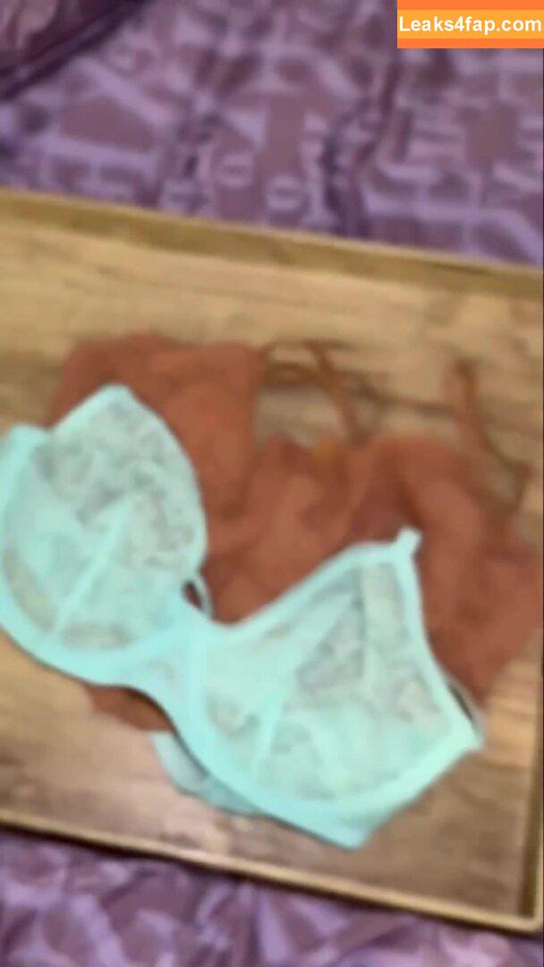 Rihanna / badgalriri leaked photo photo #1558