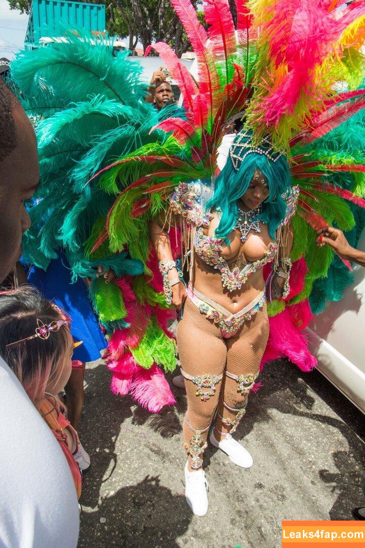 Rihanna / badgalriri leaked photo photo #1572