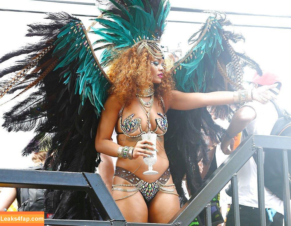 Rihanna / badgalriri leaked photo photo #1595