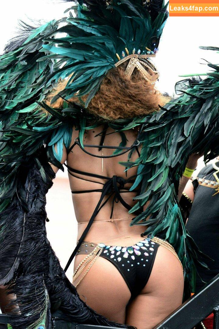 Rihanna / badgalriri leaked photo photo #1606