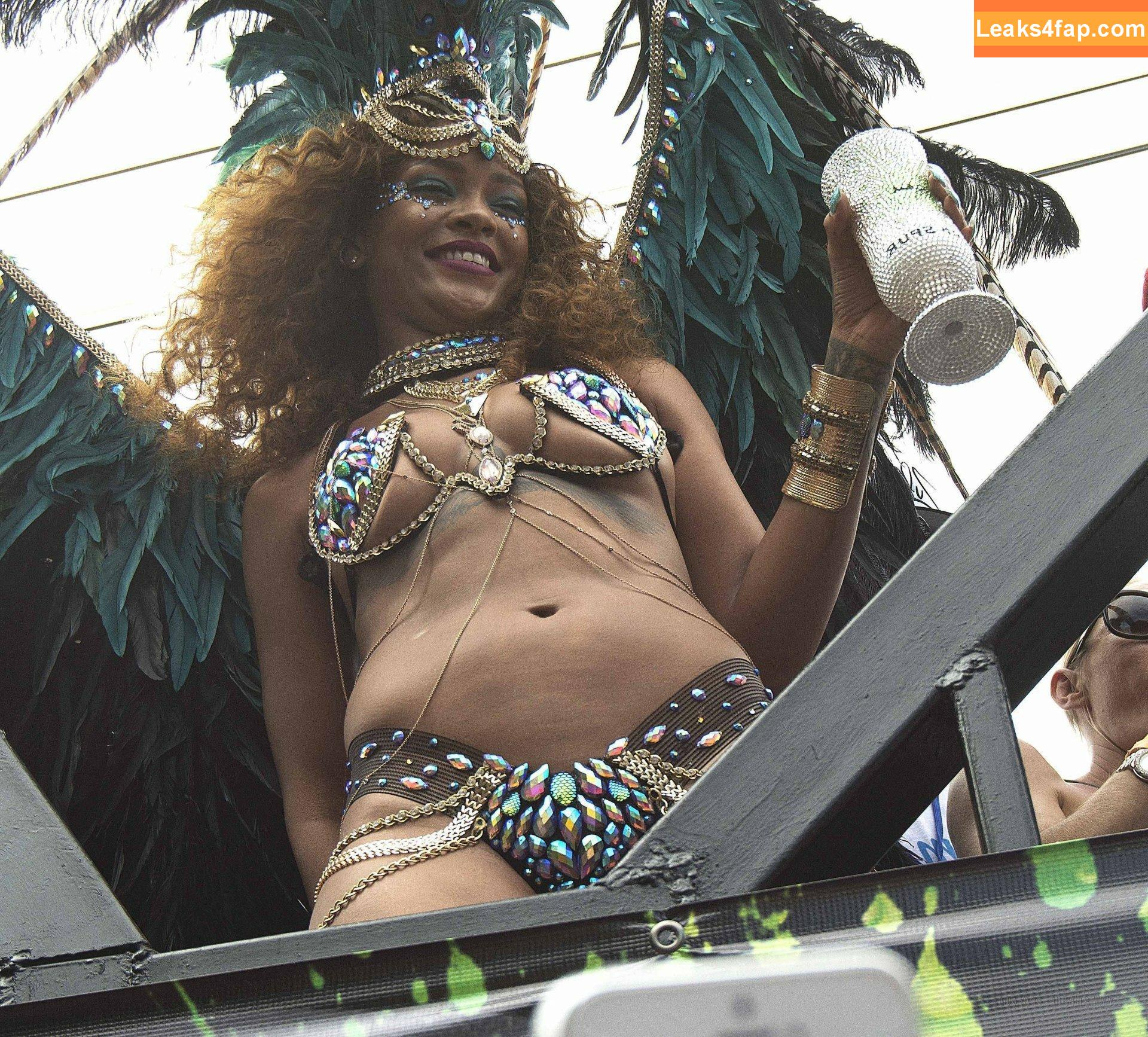 Rihanna / badgalriri leaked photo photo #1609