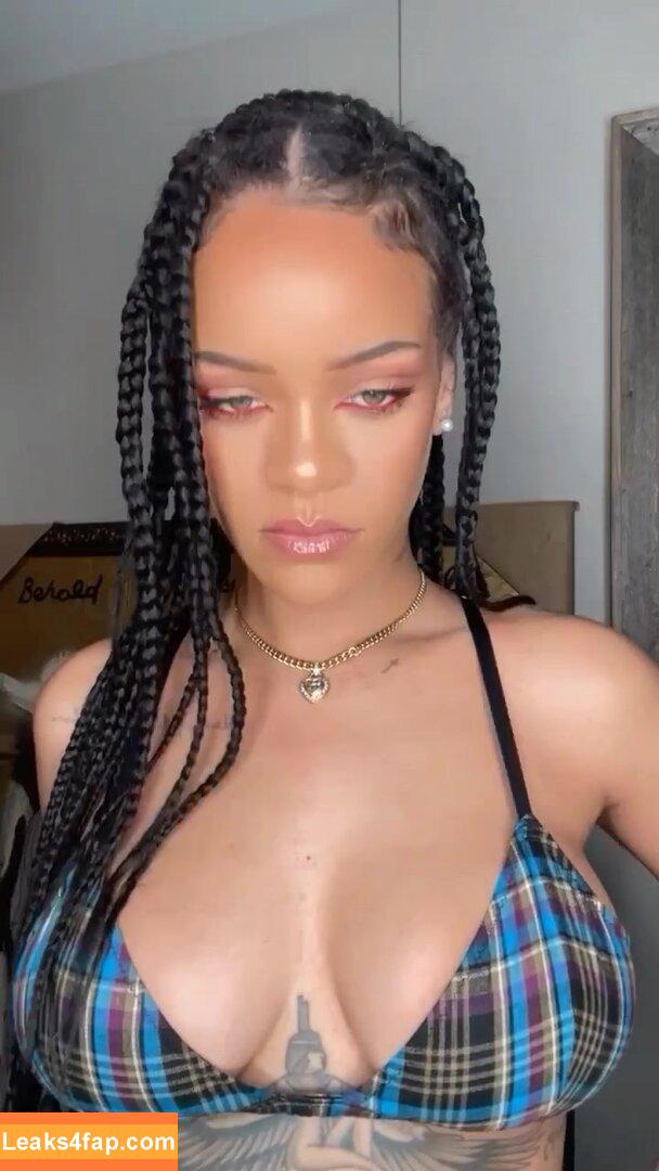 Rihanna / badgalriri leaked photo photo #1617