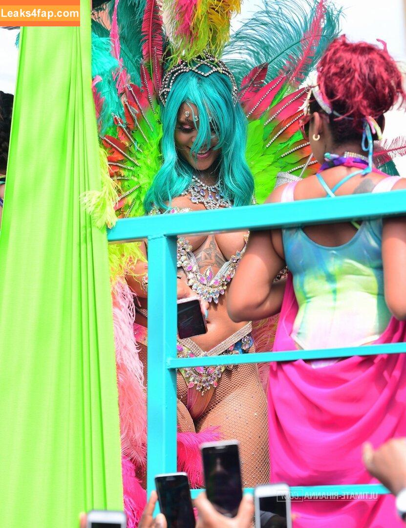 Rihanna / badgalriri leaked photo photo #1637