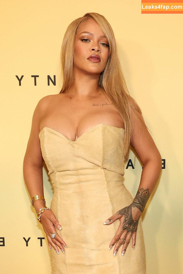 Rihanna / badgalriri leaked photo photo #1647