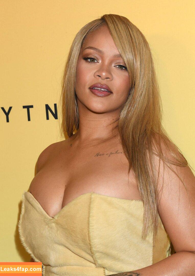 Rihanna / badgalriri leaked photo photo #1664