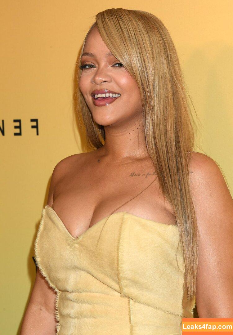 Rihanna / badgalriri leaked photo photo #1676