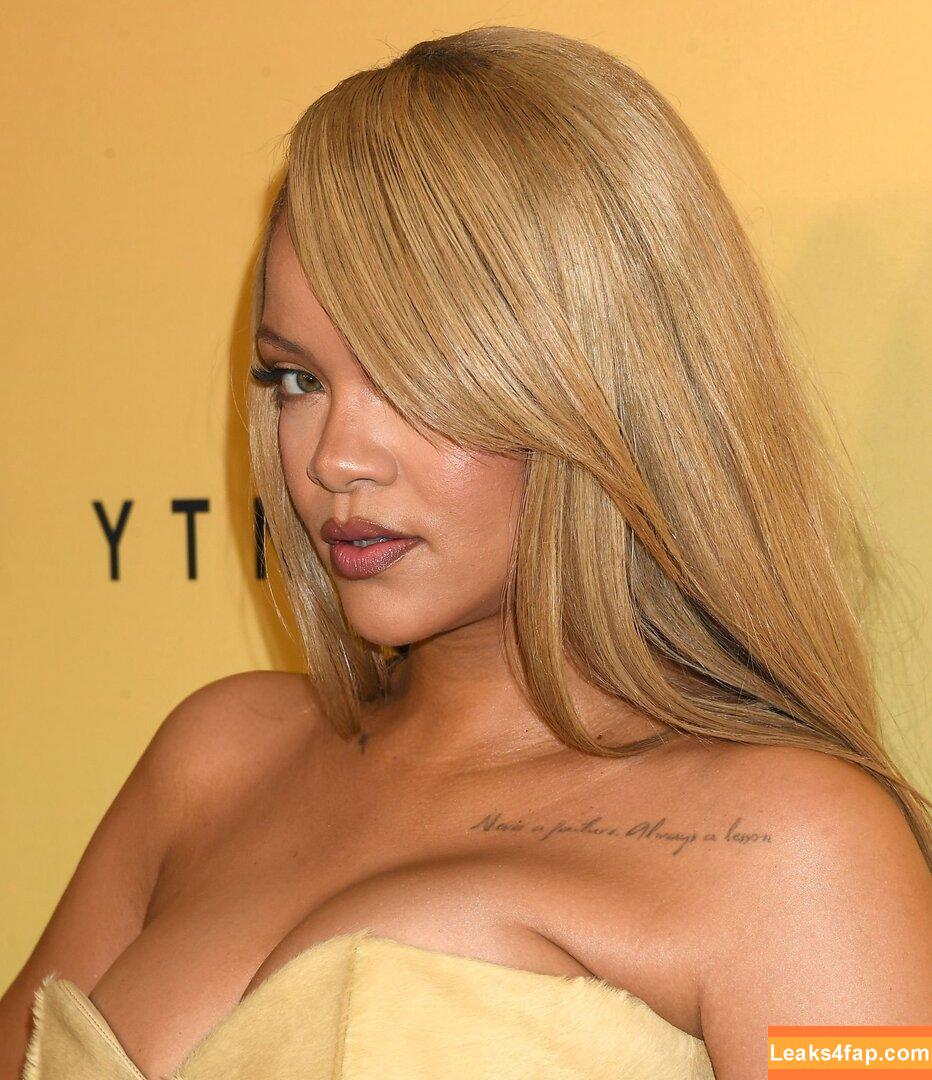 Rihanna / badgalriri leaked photo photo #1677
