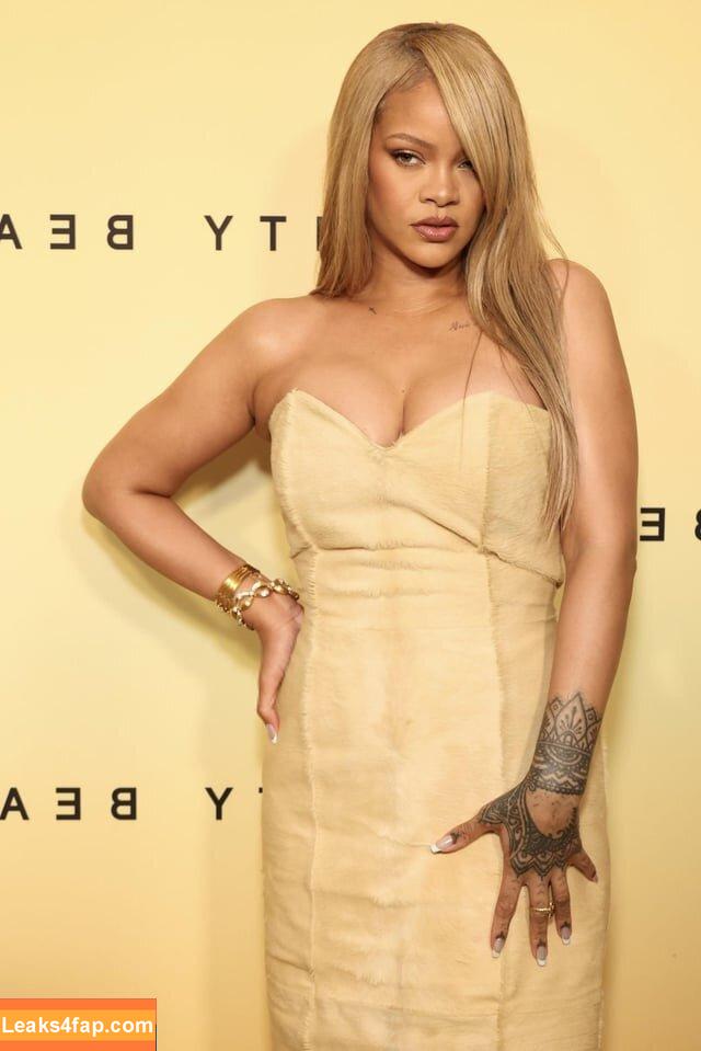 Rihanna / badgalriri leaked photo photo #1684