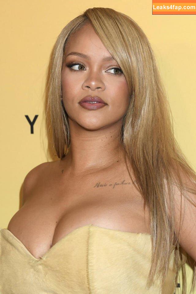 Rihanna / badgalriri leaked photo photo #1692